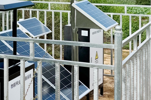 物聯(lián)網(wǎng)蟲(chóng)情測(cè)報(bào)燈圖片2